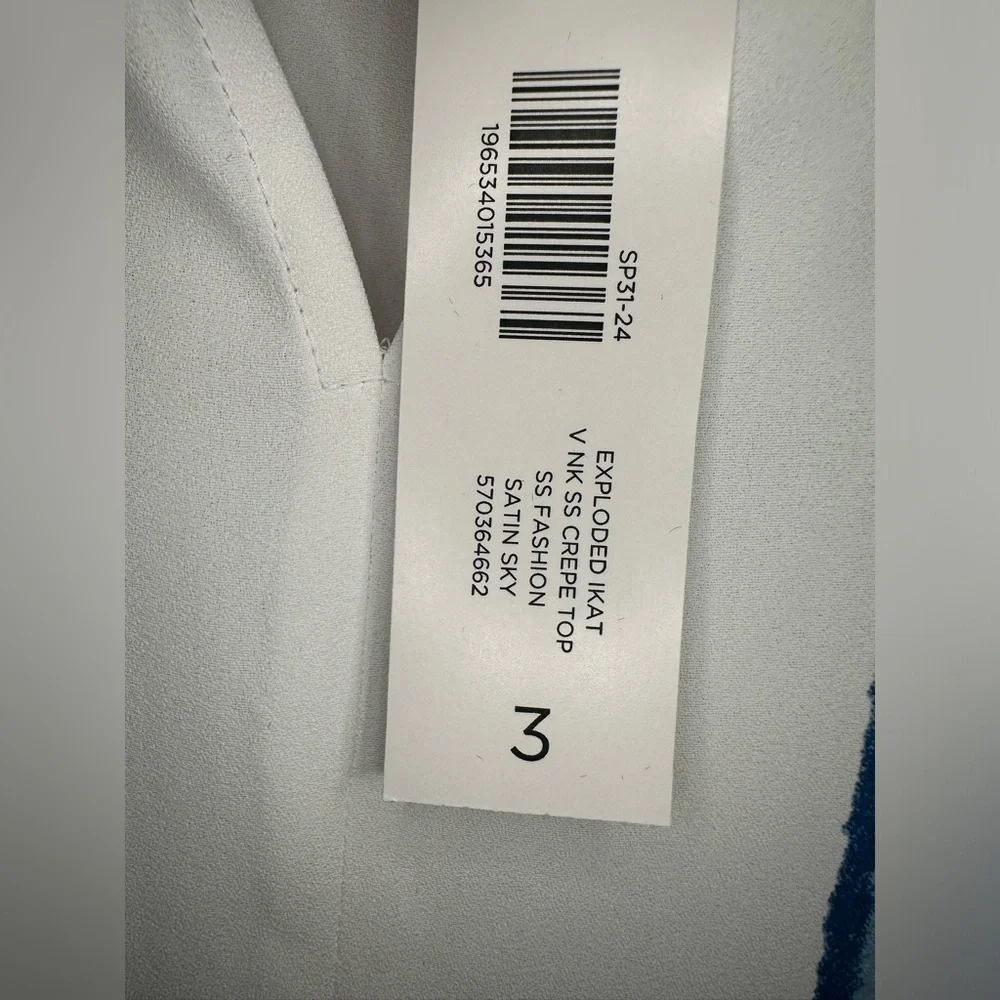 Chico’s Satin Short Sleeve V Neck Top Size 3 Pullover Color White/Blue